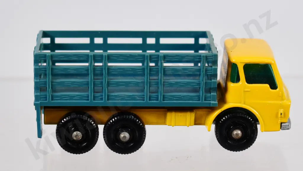 MATCHBOX STAKE TRUCK, NO. 4 Image 1++