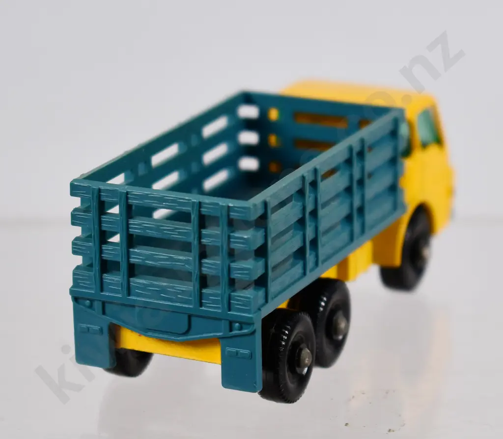 MATCHBOX STAKE TRUCK, NO. 4 Image 1++