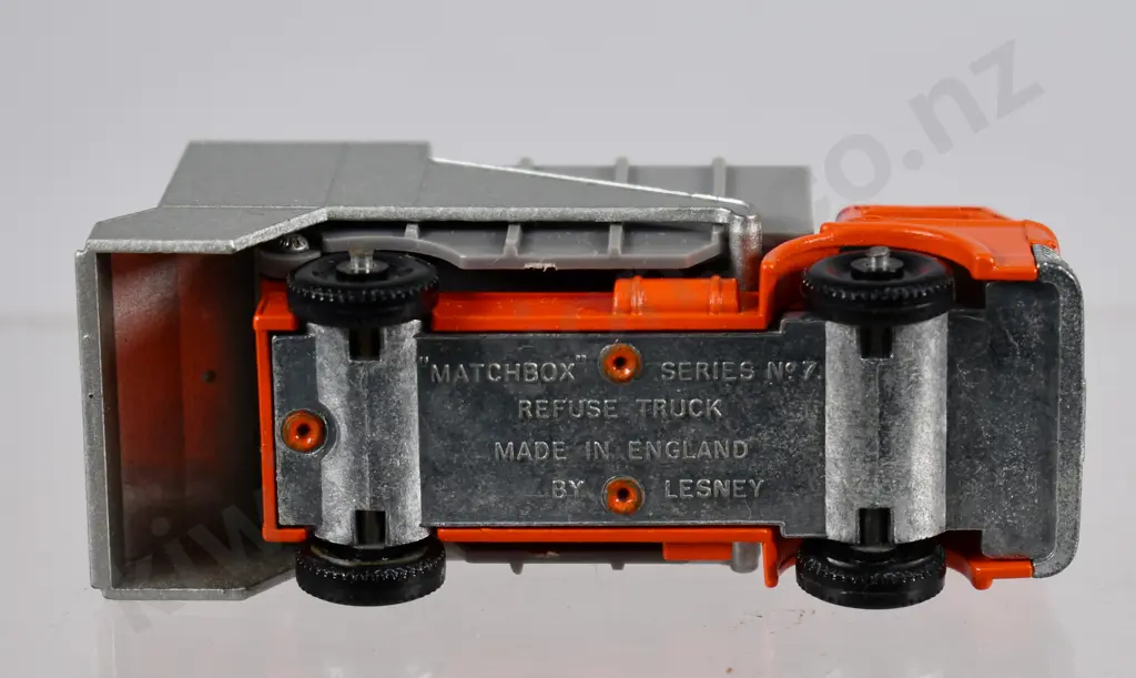 MATCHBOX REFUSE TRUCK, NO. 7 Image 1++