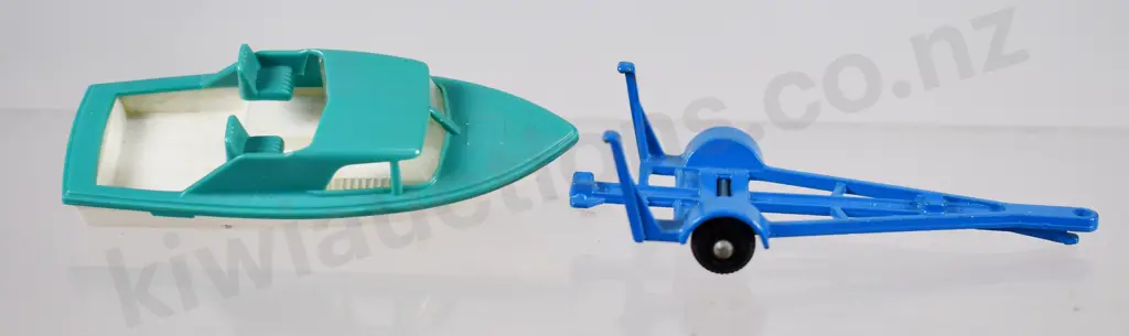 MATCHBOX CABIN CRUISER AND TRAILER NO. 9 Image 1++