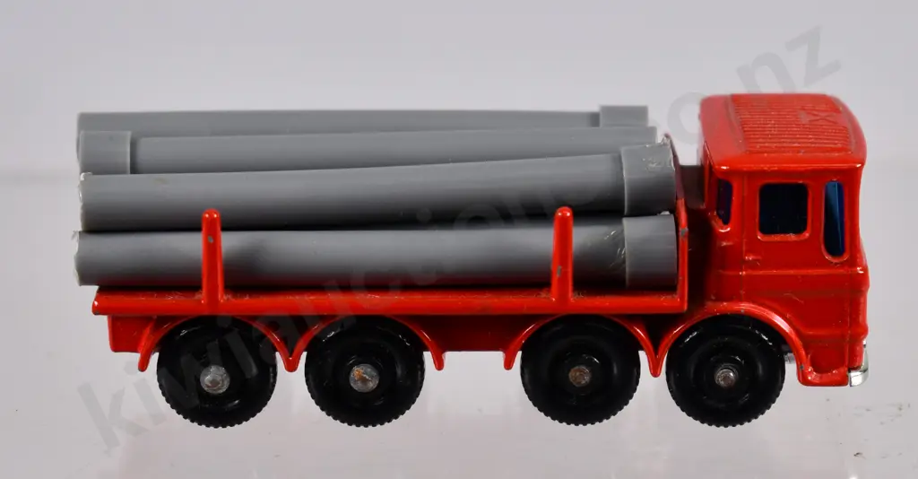 MATCHBOX PIPE TRUCK NO. 10 Image 1++