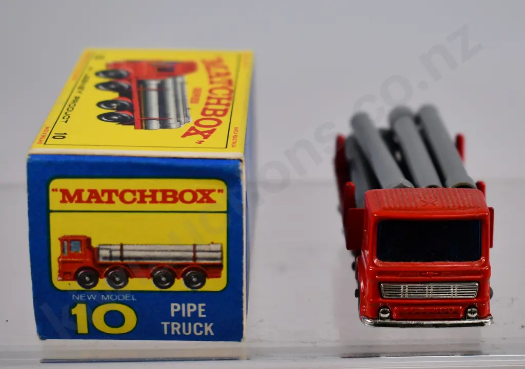 MATCHBOX PIPE TRUCK NO. 10 Image 1++