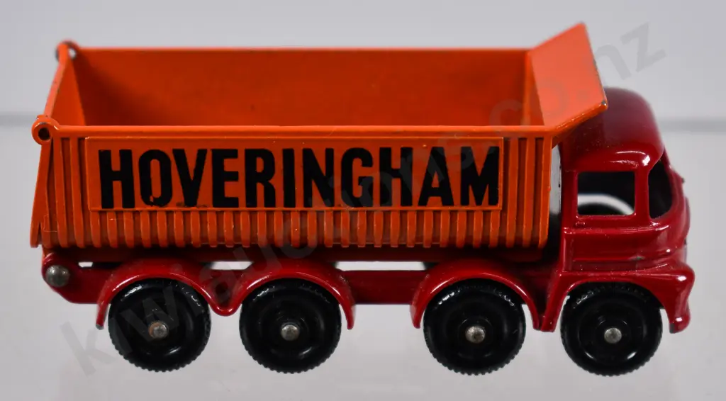 MATCHBOX 8-WHEEL TIPPER NO. 17 Image 1++