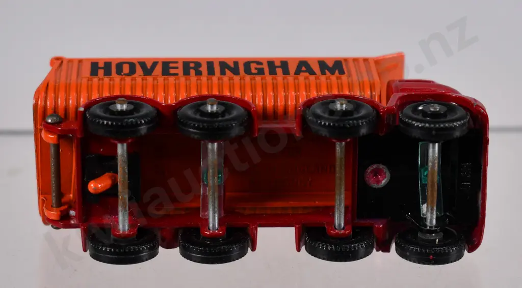 MATCHBOX 8-WHEEL TIPPER NO. 17 Image 1++