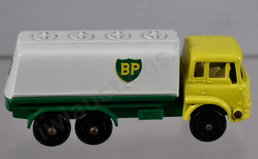 MATCHBOX SERIES B.P. TANKER NO. 25 Image 1++