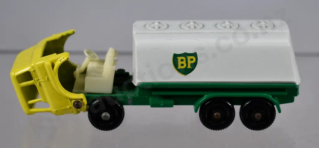 MATCHBOX SERIES B.P. TANKER NO. 25 Image 1++