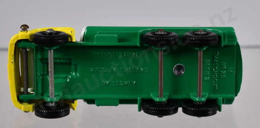 MATCHBOX SERIES B.P. TANKER NO. 25 Image 1++
