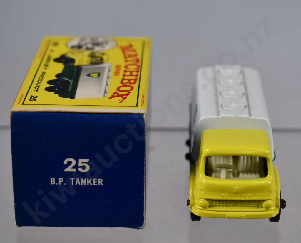MATCHBOX SERIES B.P. TANKER NO. 25 Image 1++
