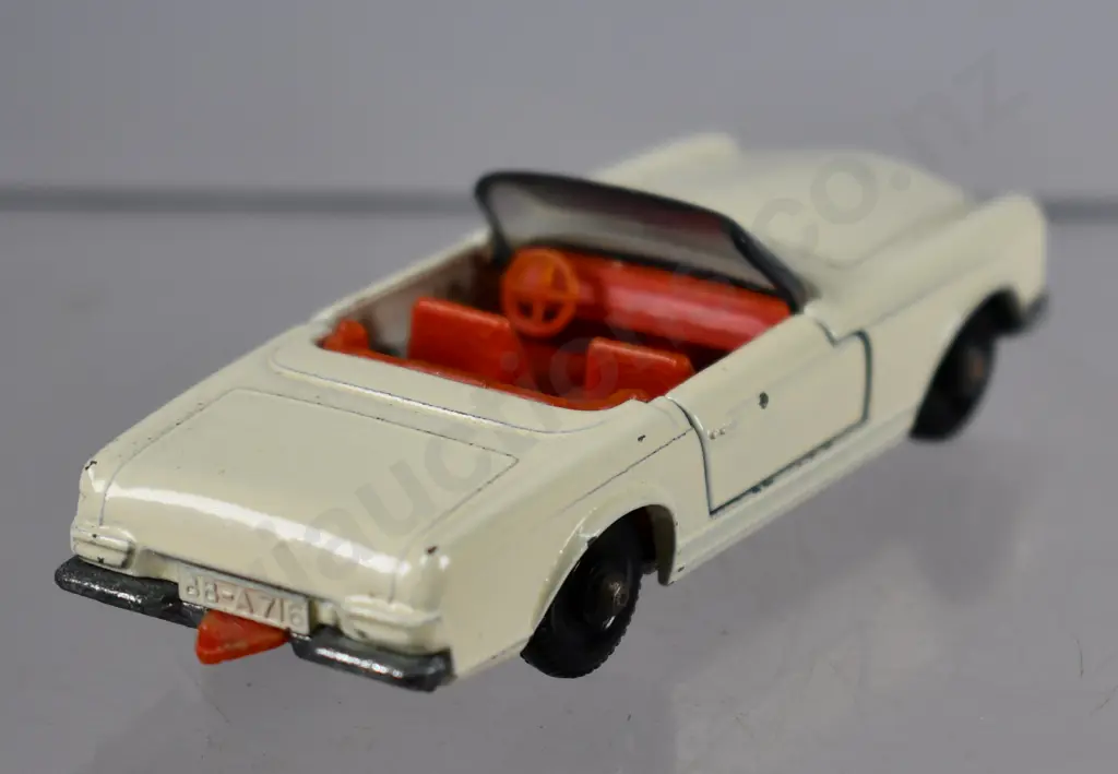 MATCHBOX SERIES MERCEDES-BENZ 230SL NO. 26 Image 1++
