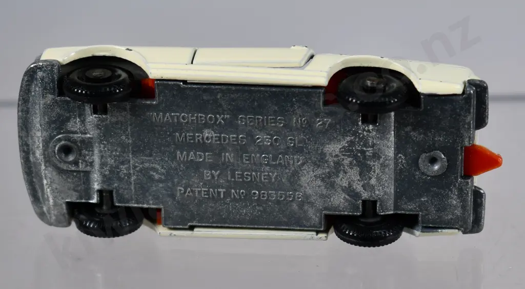MATCHBOX SERIES MERCEDES-BENZ 230SL NO. 26 Image 1++