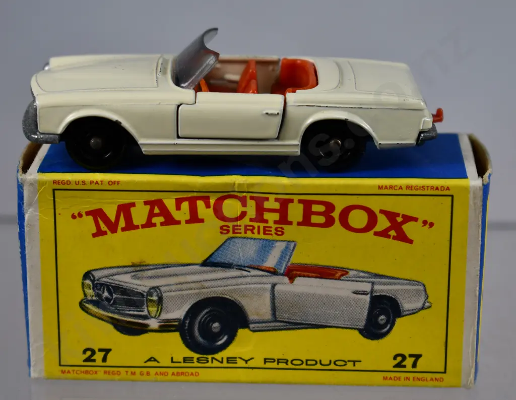 MATCHBOX SERIES MERCEDES-BENZ 230SL NO. 26 Image 1++
