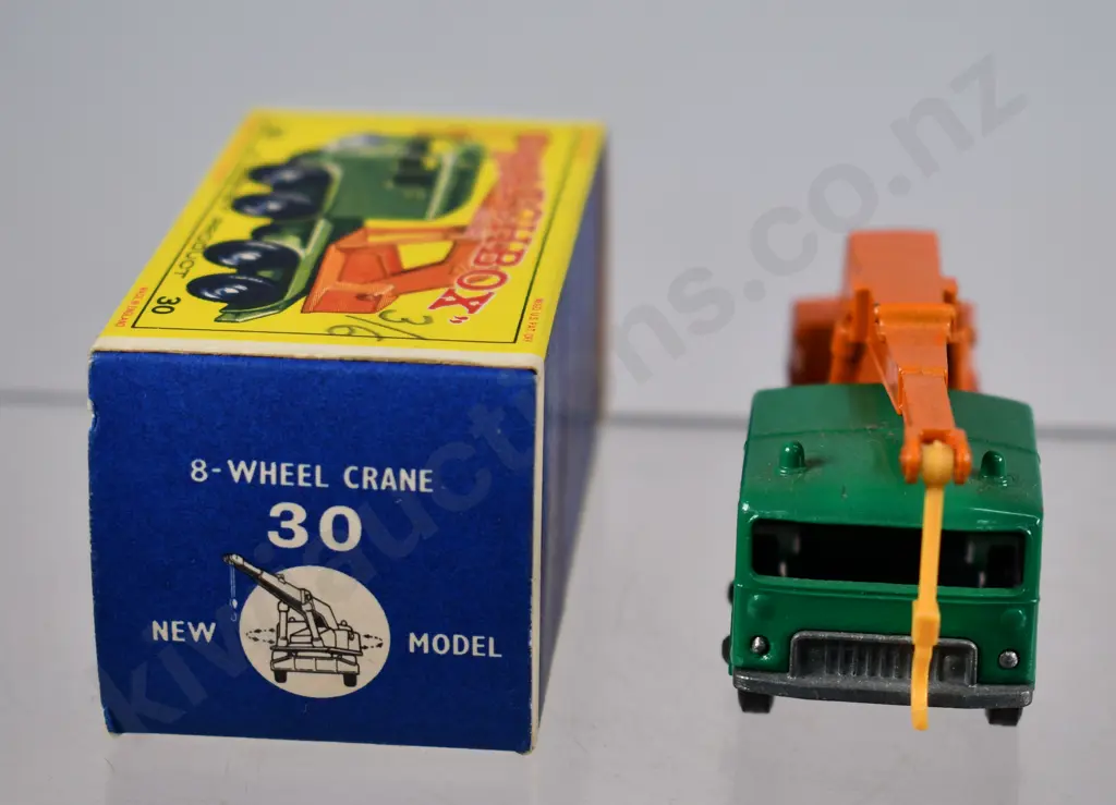 MATCHBOX SERIES 8-WHEEL CRANE NO. 30 Image 1++
