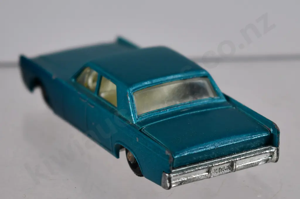 MATCHBOX SERIES LINCOLN CONTINENTAL NO. 31 Image 1++