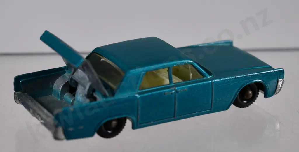 MATCHBOX SERIES LINCOLN CONTINENTAL NO. 31 Image 1++