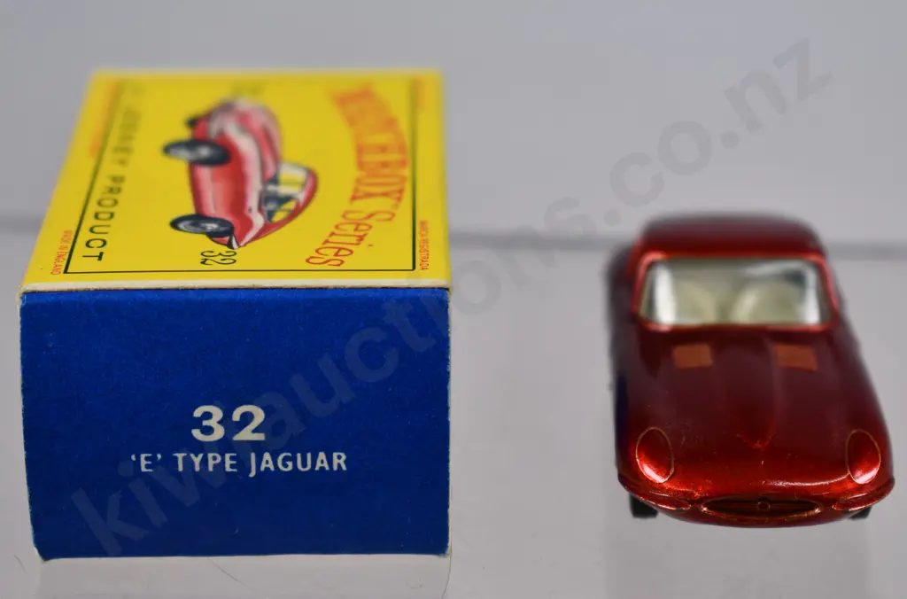 MATCHBOX SERIES E TYPE JAGUAR NO. 32 Image 1++