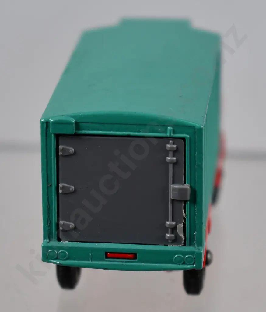 MATCHBOX SERIES REFRIGERATOR TRUCK NO. 44 Image 1++
