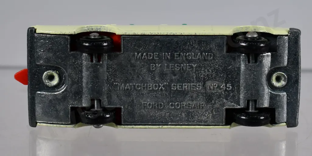 MATCHBOX SERIES FORD COSAIR WITH BOAT NO. 45 Image 1++
