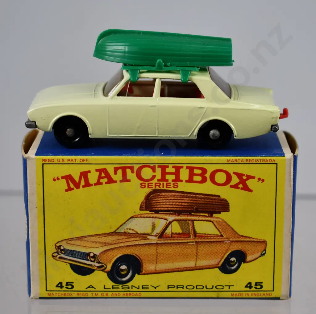 MATCHBOX SERIES FORD COSAIR WITH BOAT NO. 45 Image 1++