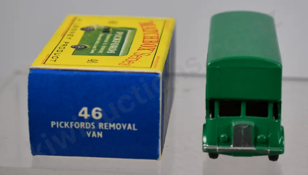 MATCHBOX SERIES PICKFORDS REMOVAL VAN NO. 46 Image 1++