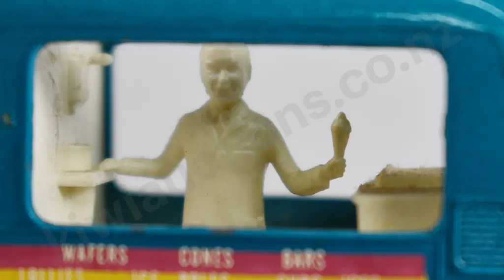 MATCHBOX SERIES LYONS MAID ICE-CREAM MOBILE SHOP NO. 47 Image 1++