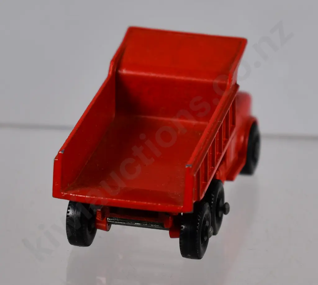MATCHBOX SERIES DODGE DUMPER TRUCK NO. 48 Image 1++