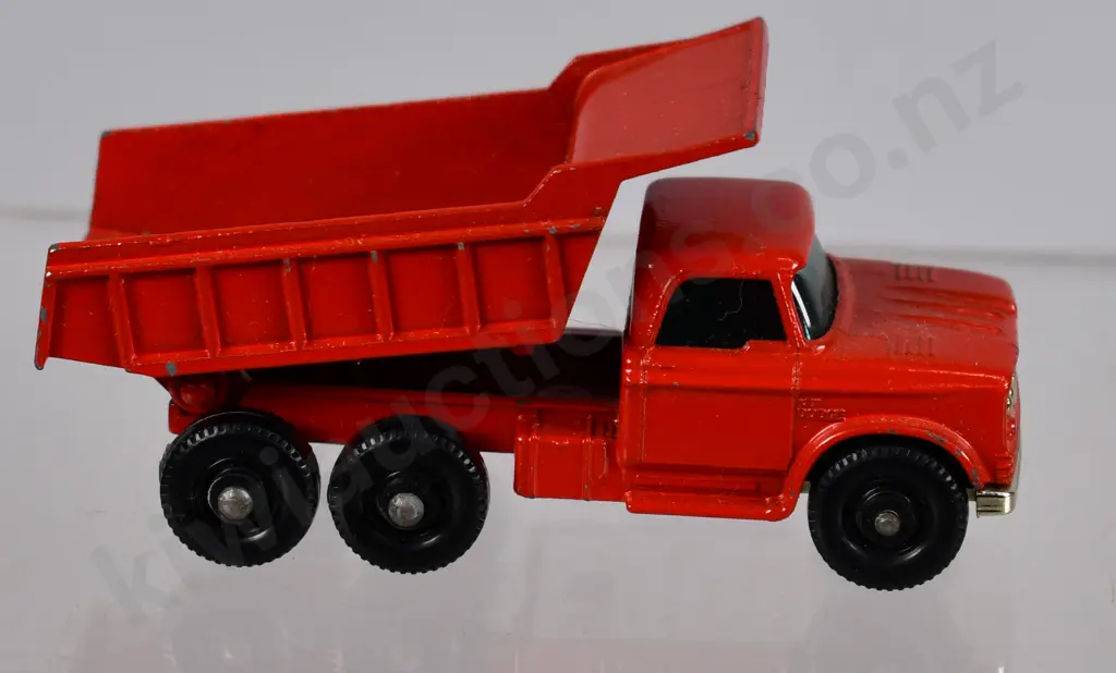MATCHBOX SERIES DODGE DUMPER TRUCK NO. 48 Image 1++