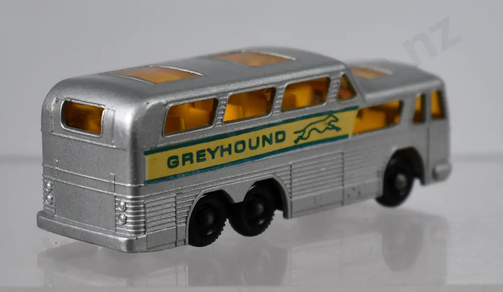 MATCHBOX SERIES GREYHOUND BUS NO. 66 Image 1++