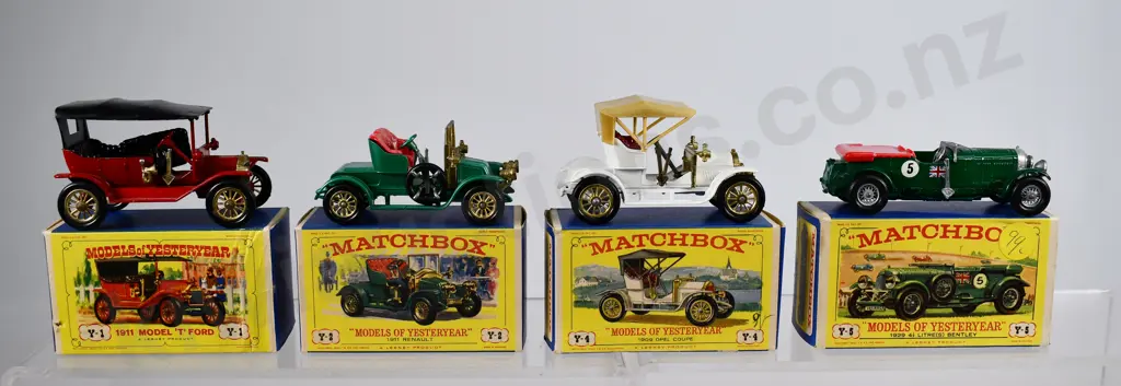 ASSORTED MODELS OF YESTERYEAR, BOXED Image 1++