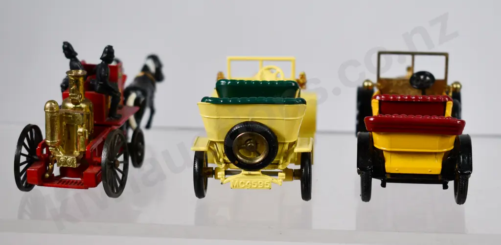 ASSORTED MODELS OF YESTERYEAR, BOXED Image 1++