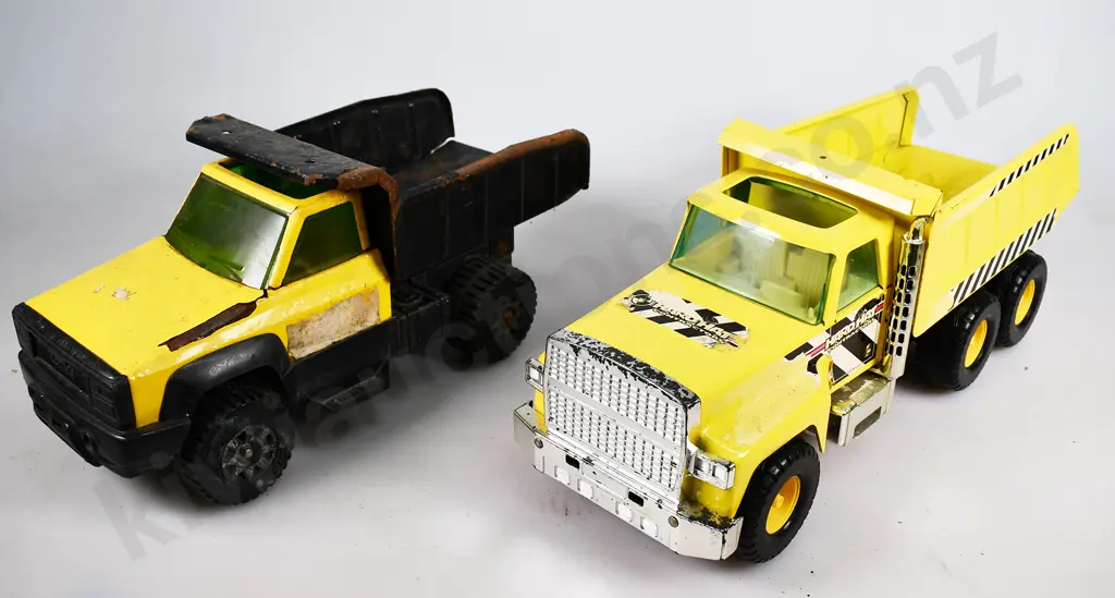 STEEL DUMP TRUCKS Image 1++