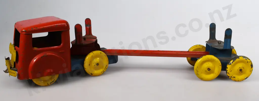 HERCULES NEW ZEALAND MADE TIMBER TRUCK Image 1++