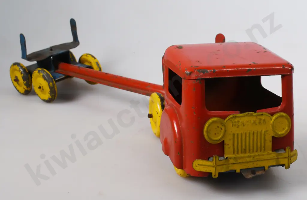 HERCULES NEW ZEALAND MADE TIMBER TRUCK Image 1++