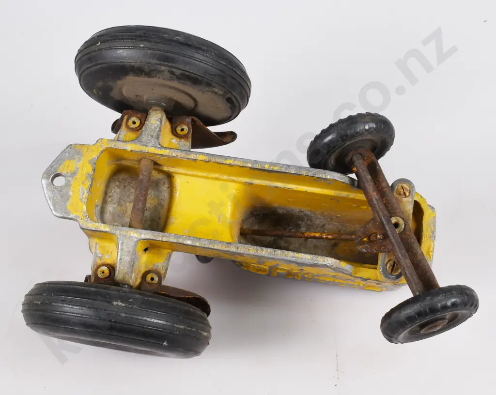 TIGER TOYS FORDSON TRACTOR Image 1++