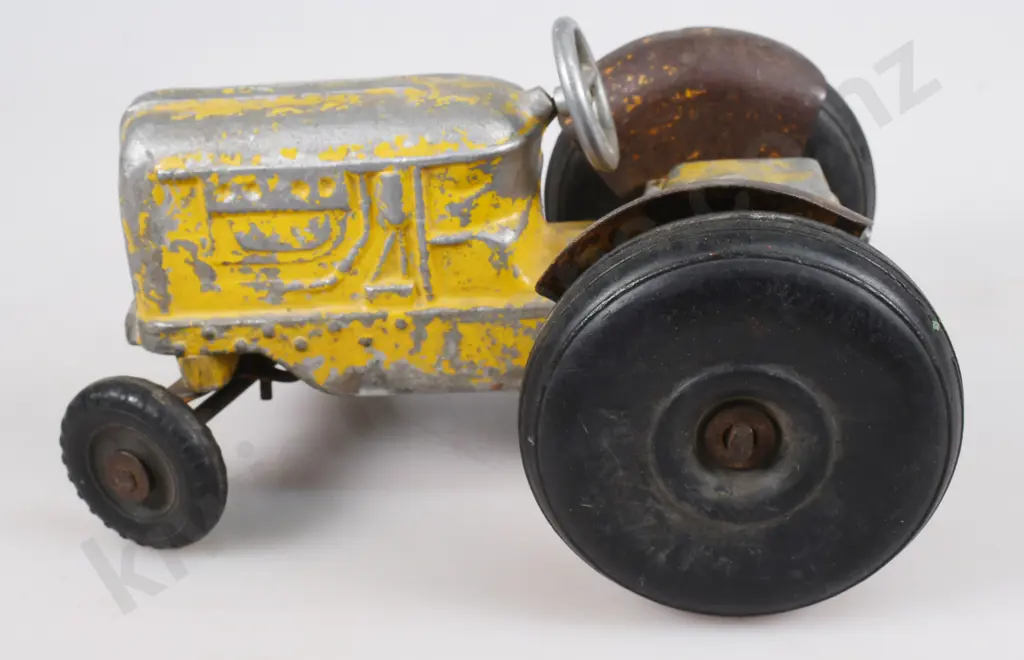 TIGER TOYS FORDSON TRACTOR Image 1++