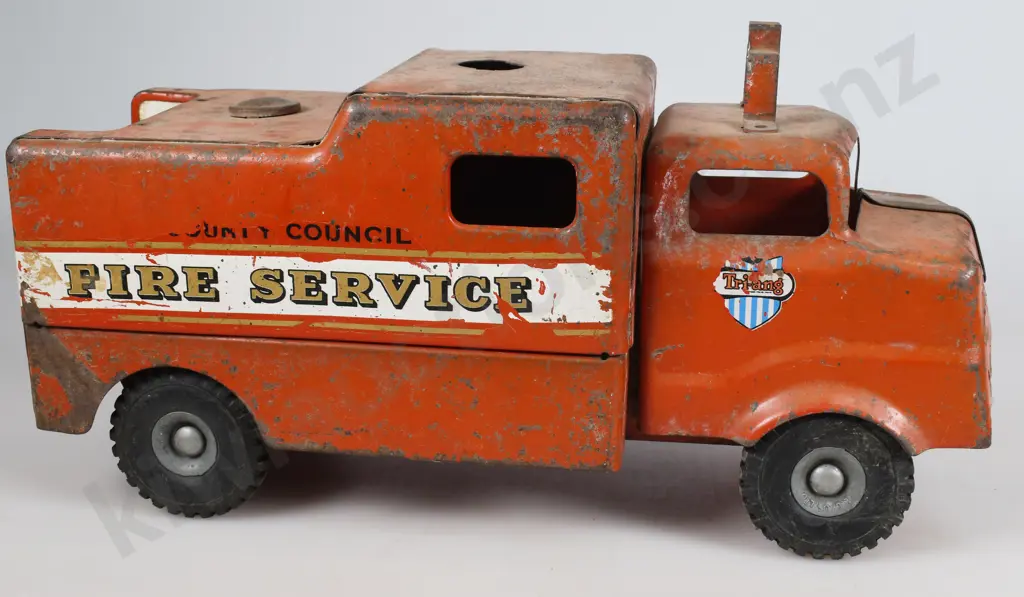 TRI-ANG JUNIOR SERIES FIRE ENGINE, TRUCK CAB Image 1++