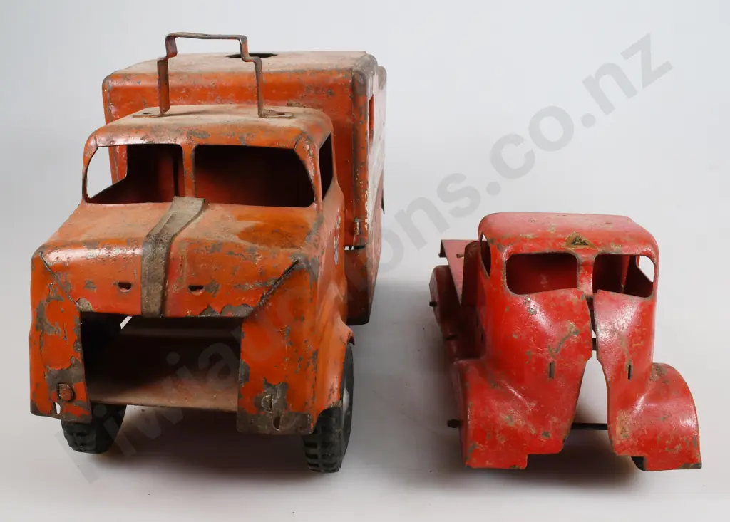 TRI-ANG JUNIOR SERIES FIRE ENGINE, TRUCK CAB Image 1++