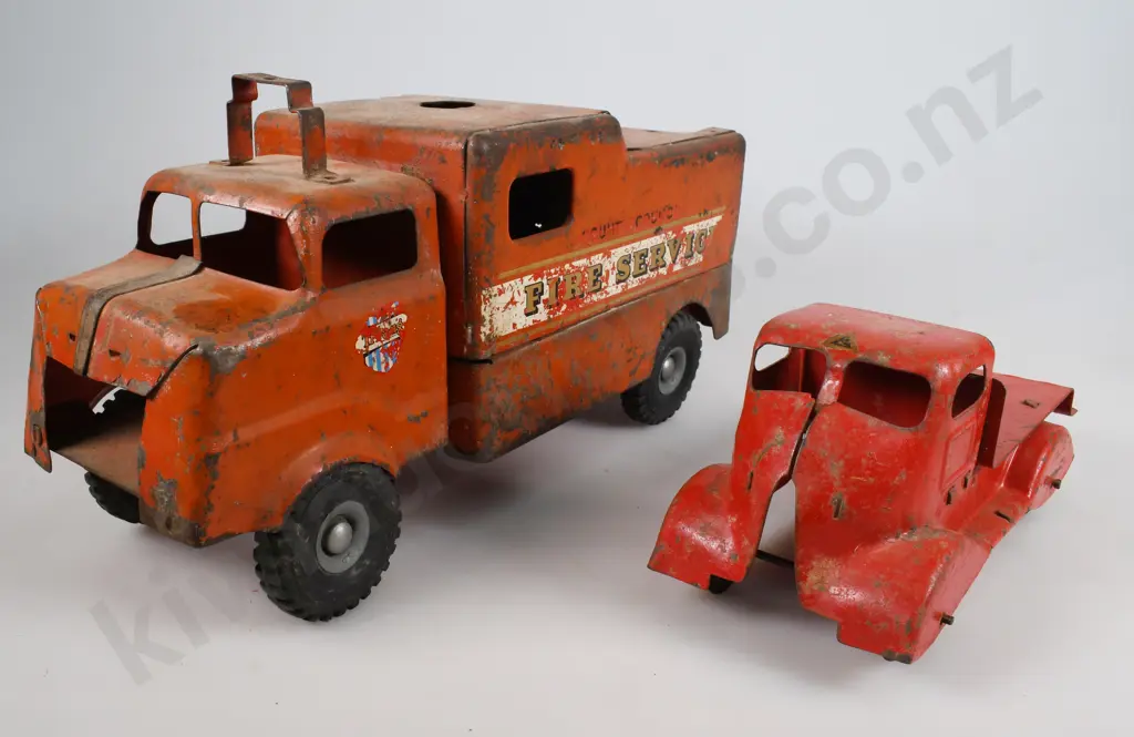 TRI-ANG JUNIOR SERIES FIRE ENGINE, TRUCK CAB Image 1++