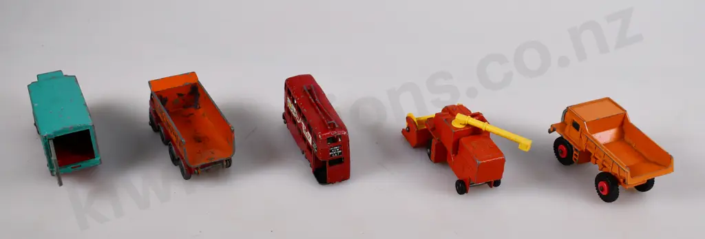 ASSORTED MATCHBOX VEHICLES Image 1++