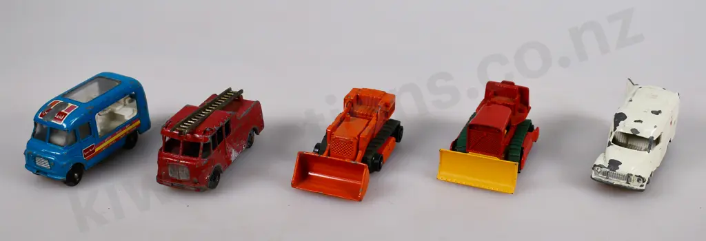 ASSORTED MATCHBOX VEHICLES Image 1++