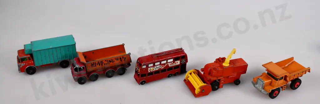 ASSORTED MATCHBOX VEHICLES Image 1++