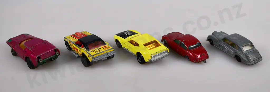 ASSORTED MATCHBOX VEHICLES Image 1++