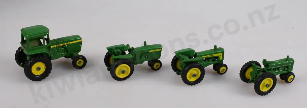 TOY TRACTORS Image 1++