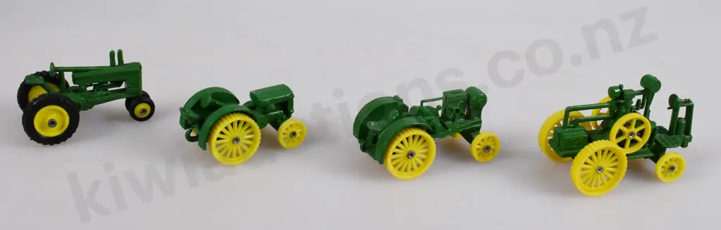 TOY TRACTORS Image 1++