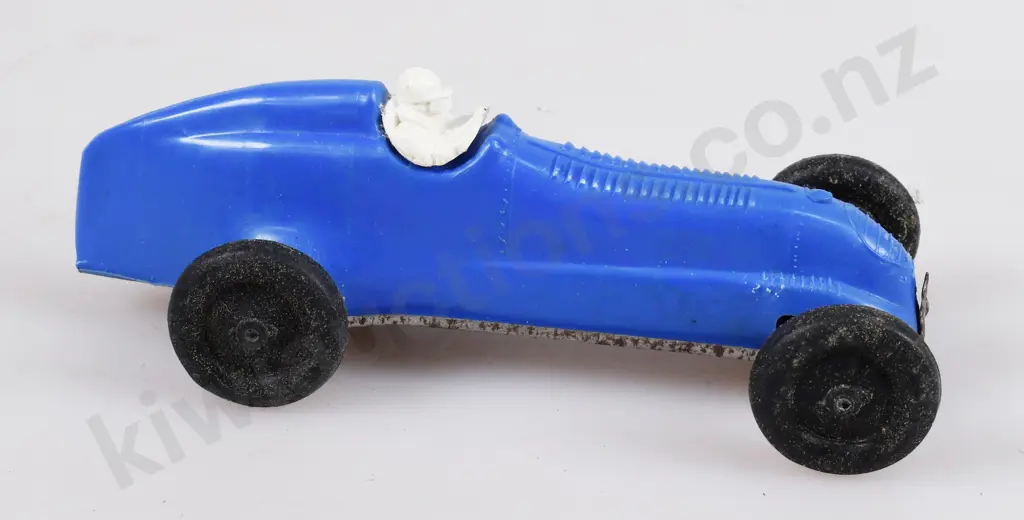 PENGUIN PLASTIC RACER, BOXED Image 1++