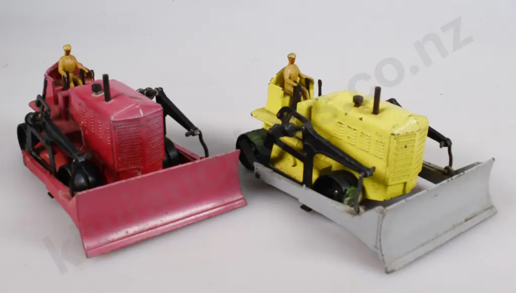 VINTAGE DINKY & MATCHBOX VEHICLES Image 1++