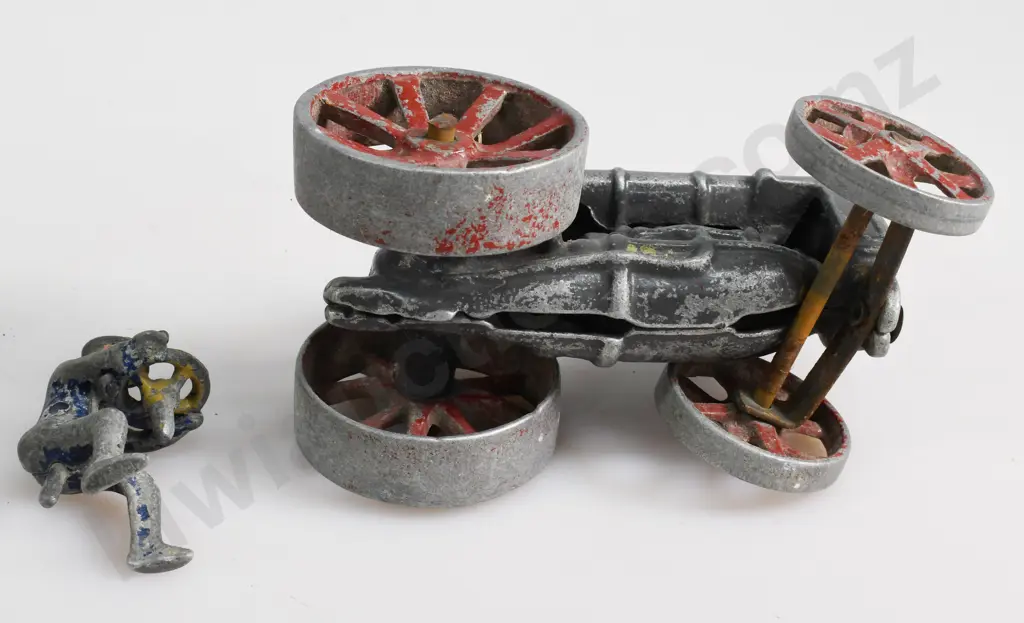 FUN HO FORDSON TRACTOR Image 1++
