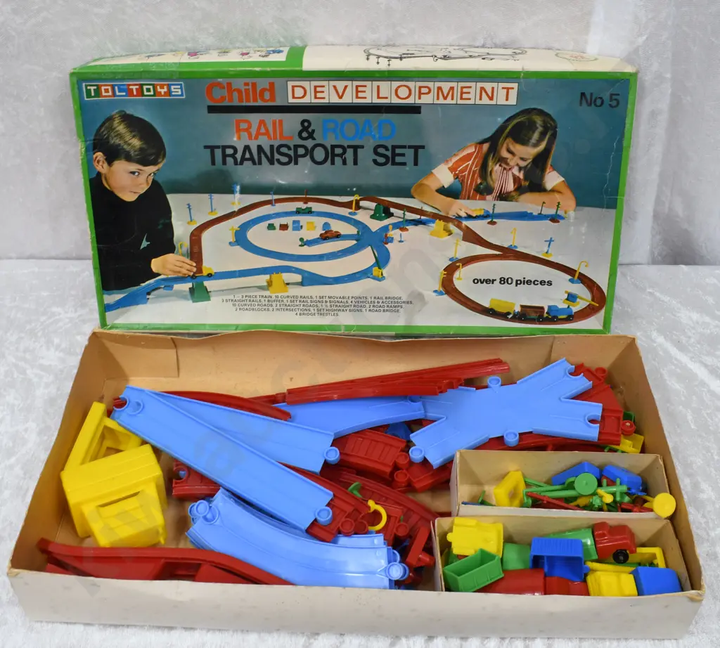 NEW ZEALAND PLASTIC VINTAGE TOY GAMES Image 1++