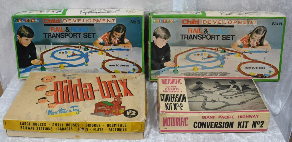 NEW ZEALAND PLASTIC VINTAGE TOY GAMES Image 1++