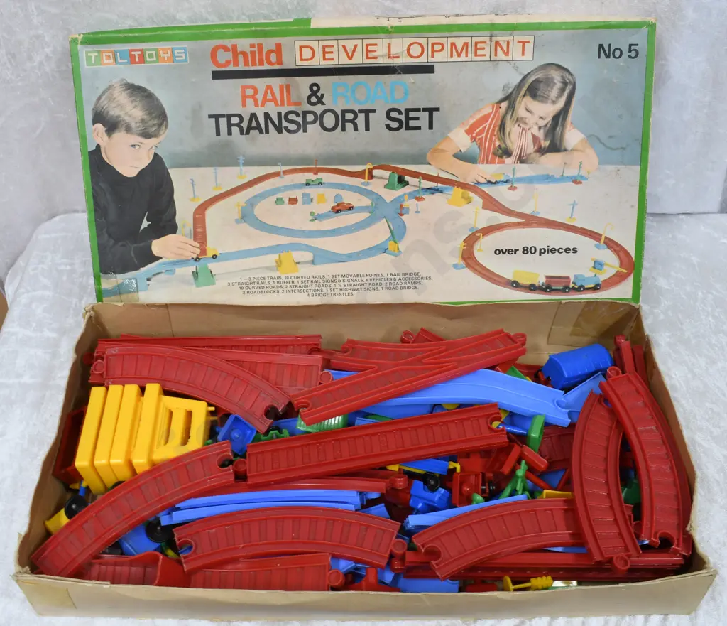 NEW ZEALAND PLASTIC VINTAGE TOY GAMES Image 1++