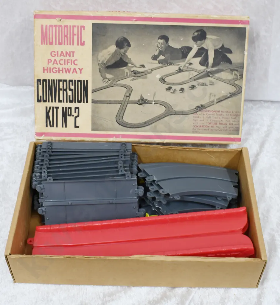 NEW ZEALAND PLASTIC VINTAGE TOY GAMES Image 1++